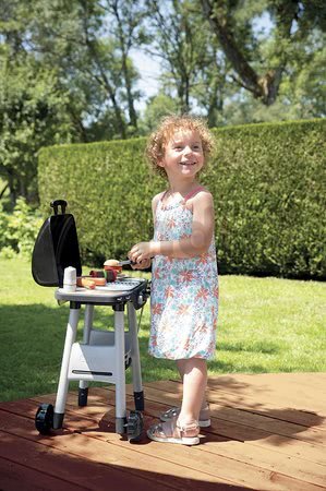 Grill Barbecue Smoby s mechanickými funkciami a zvukom a 18 doplnkami 73 cm výška