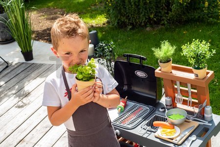 Gril na záhradu s kuchynkou Garden Kitchen Evolutive Smoby výškovo nastaviteľný s tečúcou vodou z kohútika a 43 doplnkov