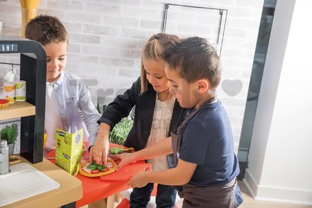 Reštaurácia s elektronickou kuchynkou Chef Corner Restaurant Smoby obojstranná s tečúcou vodou a špecialitami výškovo nastaviteľná 70 doplnkov