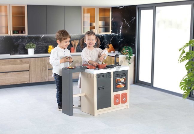 Kuchynka ostrovček s magickými cestovinami Kitchen Island 360° Smoby obojstranná s otvárateľnou rúrou a úložným priestorom 23 doplnkov