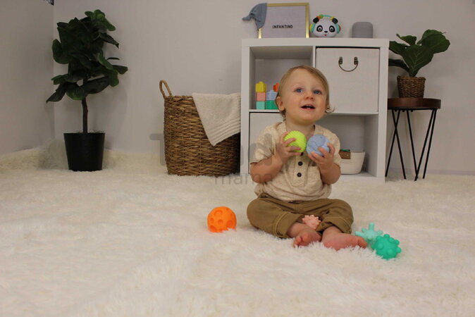 Senzorické loptičky s textúrami Super SoftTextured Multi Ball Set Infantino 6 farebných loptičiek od 6 mes INF315362