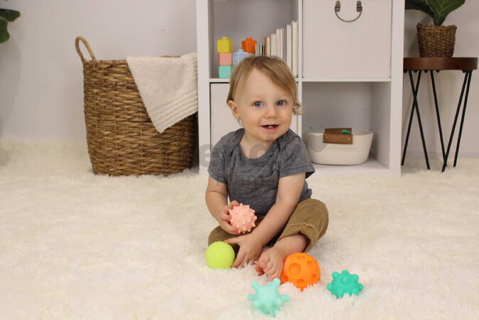 Senzorické loptičky s textúrami Super SoftTextured Multi Ball Set Infantino 6 farebných loptičiek od 6 mes INF315362