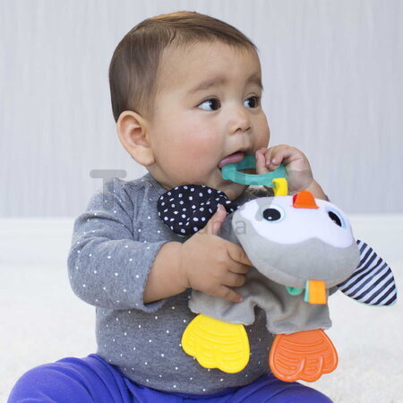 Plyšový maznáčik tučniak Cuddly Teether Penguin Infantino s hryzátkom od 0 mes INF316329-01