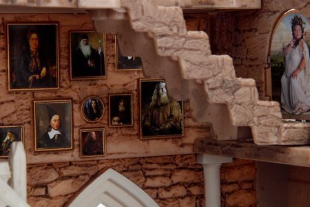 Stavebnica Chrabromilská veža s 10 figúrkami Harry Potter Gryffindor Tower Jada s otvárateľnými dverami 29 dielov s nálepkami od 5 rokov
