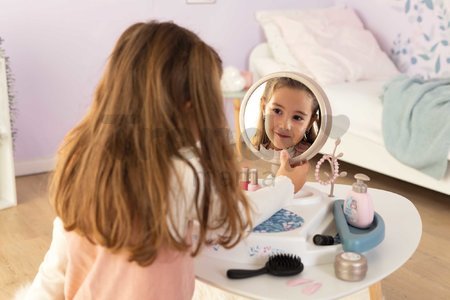 Kozmetický stolík s odnímateľným zrkadlom My Beauty Studio Smoby otvárateľné priehradky a stromčeky na zavesenie šperkov a 15 doplnkov