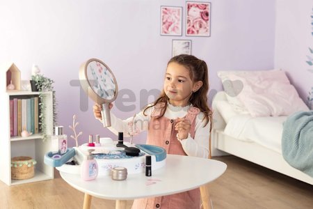 Kozmetický stolík s odnímateľným zrkadlom My Beauty Studio Smoby otvárateľné priehradky a stromčeky na zavesenie šperkov a 15 doplnkov