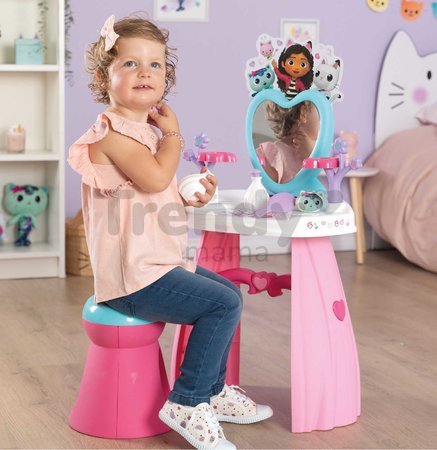 Kozmetický stolík so stoličkou Gabby Smoby s 10 skrášľujúcimi doplnkami