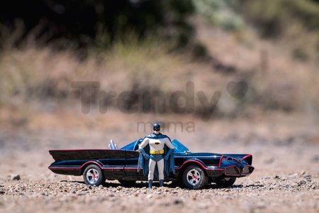 Autíčko Batman Classic Batmobile 1966 Deluxe Jada kovové s otvárateľnými dverami a 4 figúrkami dĺžka 19 cm 1:24