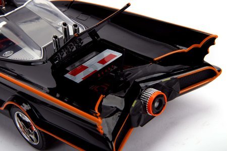 Autíčko Batman Classic Batmobile Jada kovové so svetlom s 2 figúrkami dĺžka 28 cm 1:18