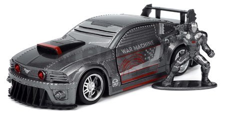 Autíčko Marvel War Machine 2006 Ford Mustang Jada kovové s otvárateľnými dverami a figúrkou War Machine dĺžka 14 cm 1:32