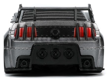 Autíčko Marvel War Machine 2006 Ford Mustang Jada kovové s otvárateľnými dverami a figúrkou War Machine dĺžka 14 cm 1:32