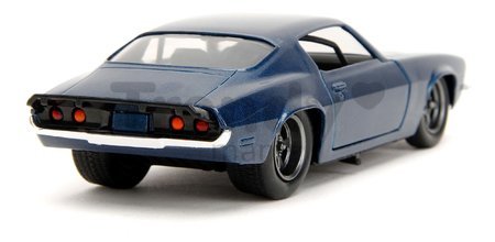Autíčko Chevrolet Camaro 1973 Marvel Jada kovové s otvárateľnými dverami a figúrka Winter Soldier dĺžka 14 cm 1:32