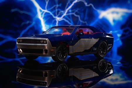 Autíčko Marvel Dodge Challenger SRT Hellcat Jada kovové s otvárateľnými časťami a figúrkou Thor dĺžka 20 cm 1:24