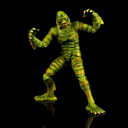 Figúrka Netvor z čiernej lagúny Monsters Jada s pohyblivými časťami a doplnkami výška 15 cm