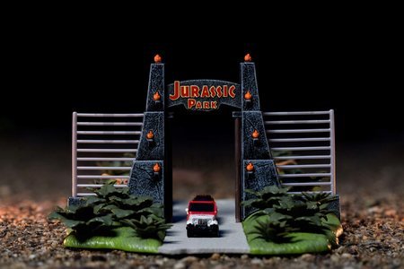 Stavebnica Jurský svet Jurassic World Nano Scene Jada s 2 kovovými autíčkami s dĺžkou 4 cm od 8 rokov