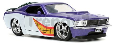 Autíčko DC Ford Mustang Jada kovové s otvárateľnými dverami a figúrkou Joker dĺžka 12,8 cm 1:32