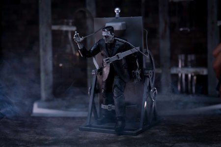 Figúrka Frankenstein Deluxe Next Level Jada s pohyblivými časťami a doplnkami výška 15 cm v luxusnom balení