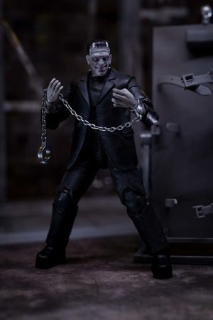Figúrka Frankenstein Deluxe Next Level Jada s pohyblivými časťami a doplnkami výška 15 cm v luxusnom balení