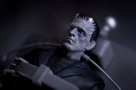 Figúrka Frankenstein Deluxe Next Level Jada s pohyblivými časťami a doplnkami výška 15 cm v luxusnom balení