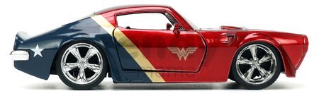 Autíčko DC Pontiac Firebird 1972 Jada kovové s otvárateľnými dverami a figúrkou Wonder Woman dĺžka 13 cm 1:32