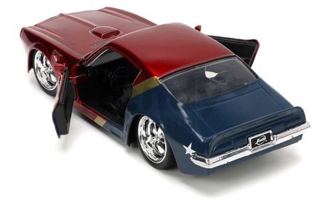 Autíčko DC Pontiac Firebird 1972 Jada kovové s otvárateľnými dverami a figúrkou Wonder Woman dĺžka 13 cm 1:32
