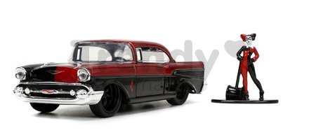 Autíčko DC Chevy Bel Air 1957 Jada kovové s otvárateľnými dverami a figúrkou Harley Quinn dĺžka 13 cm 1:32