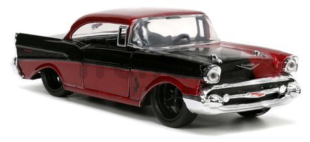 Autíčko DC Chevy Bel Air 1957 Jada kovové s otvárateľnými dverami a figúrkou Harley Quinn dĺžka 13 cm 1:32