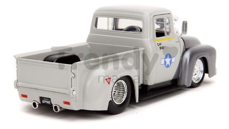 Autíčko Street Fighter Ford Pickup 1956 Jada kovové s otvárateľnými časťami a figúrkou Guile dĺžka 20 cm 1:24
