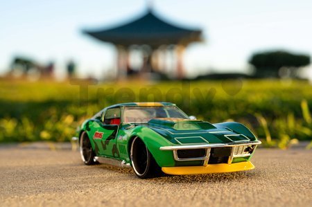 Autíčko Chevrolet Stingray 1969 Street Fighter Jada kovové s otvárateľnými časťami a kovová figúrka Cammy White dĺžka 20 cm 1:24