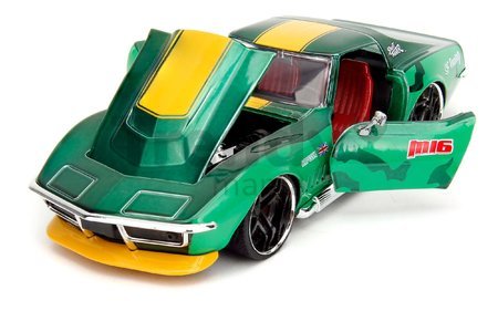 Autíčko Chevrolet Stingray 1969 Street Fighter Jada kovové s otvárateľnými časťami a kovová figúrka Cammy White dĺžka 20 cm 1:24