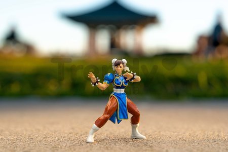 Autíčko Mazda RX-7 1993 Street Fighter Jada kovové s otvárateľnými časťami a figúrka Chun-Li dĺžka 20 cm 1:24