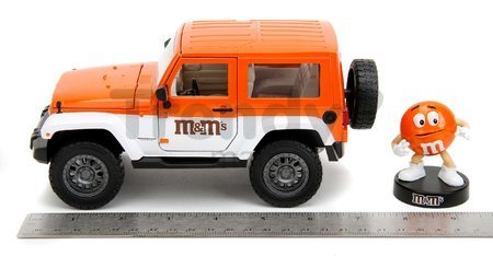 Autíčko Jeep Wrangler 2007 M&M Jada kovové s otvárateľnými dverami a figúrka Orange dĺžka 18 cm 1:24