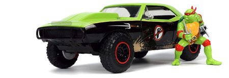 Autíčko Ninja korytnačky Chevy Camaro Jada kovové s otvárateľnými časťami a figúrkou Raphaelo dĺžka 19 cm 1:24