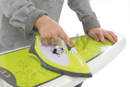 Žehliaca doska Smoby s elektronickou žehličkou Clean s podstavcom a 10 doplnkami zelená