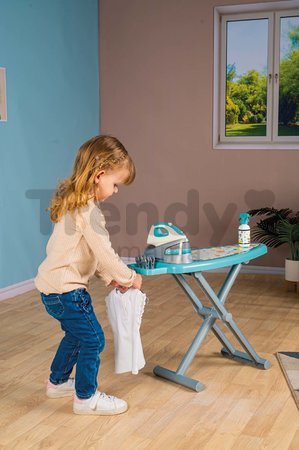 Žehliaca doska so žehličkou Ironing Board Steam Iron Smoby s vešiakmi a 9 doplnkami