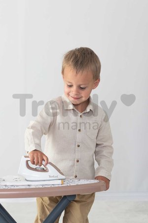 Žehliaca doska s naparovacou žehličkou Tefal Ironing Board Smoby s vešiakmi a 9 doplnkami