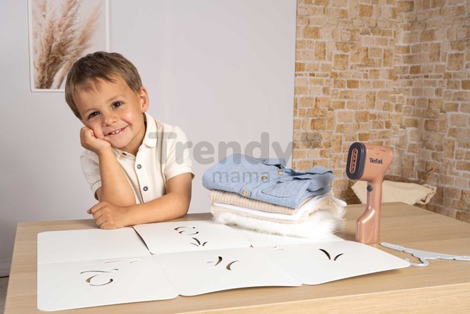 Ručný naparovač s doskou na skladanie oblečenia Tefal Steam&Fold Set Smoby so svetlom a vešiakom