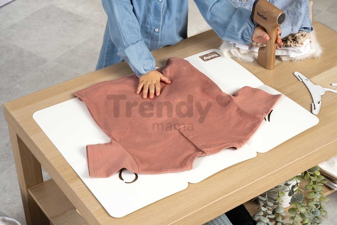 Ručný naparovač s doskou na skladanie oblečenia Tefal Steam&Fold Set Smoby so svetlom a vešiakom