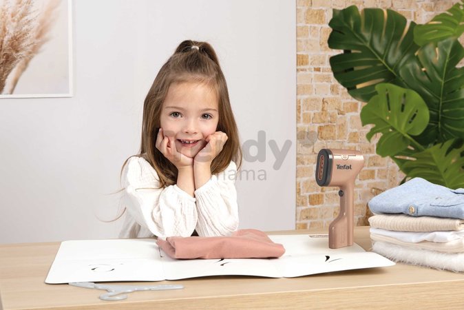 Ručný naparovač s doskou na skladanie oblečenia Tefal Steam&Fold Set Smoby so svetlom a vešiakom