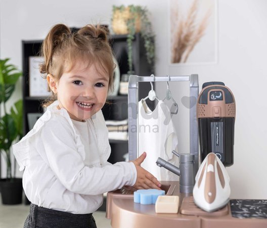 Práčovňa s práčkou a elektronický vysávač Rowenta Wash&Clean Laundry Smoby so zvukom a žehličkou 17 doplnkov