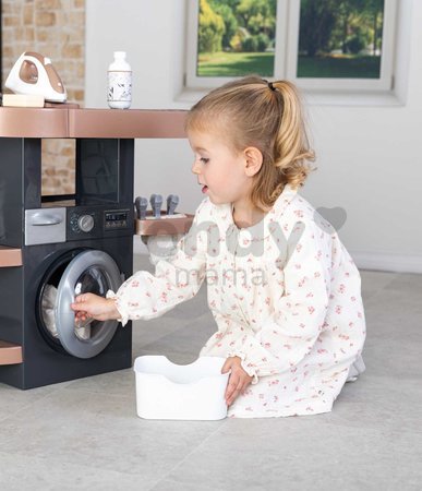 Práčovňa s práčkou a elektronický vysávač Rowenta Wash&Clean Laundry Smoby so zvukom a žehličkou 17 doplnkov
