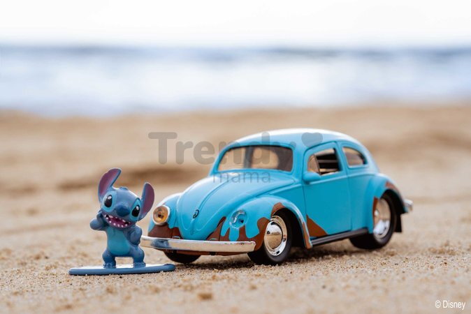 Autíčko VW Beetle 1959 s figúrkou Lilo & Stitch Jada kovové dĺžka 12,7 cm 1:32 od 8 rokov
