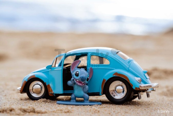 Autíčko VW Beetle 1959 s figúrkou Lilo & Stitch Jada kovové dĺžka 12,7 cm 1:32 od 8 rokov