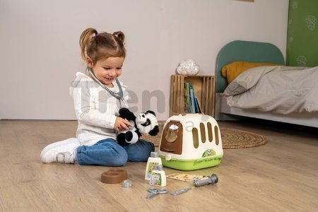 Veterinársky kufrík s prenosným boxom 2v1 Veterinary Case Smoby s plyšovou pandou a lekárskymi pomôckami 12 doplnkov