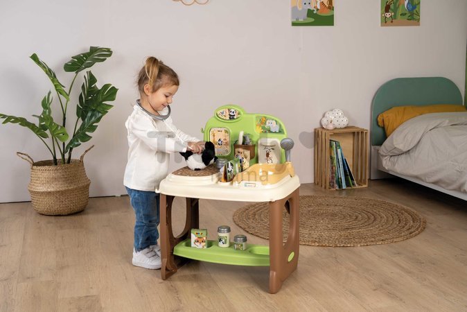 Zverolekárska ordinácia s plyšovou pandou Veterinary Center Smoby s lekárskym pultom a vanička na kúpanie s 19 doplnkami