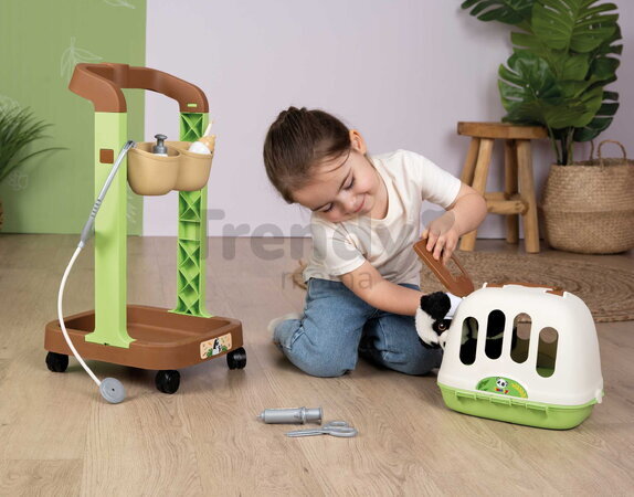 Veterinársky vozík s plyšovou pandou Veterinary Trolley Smoby s prenosným boxom a stetoskopom s teplomerom 8 doplnkov