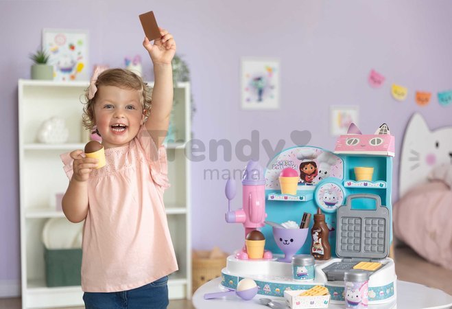 Hravá kuchárka na výrobu zmrzliny s vaflovačom Gabby Ice Cream Factory Smoby s kornútkami a zmrzlinovým pohárom 20 doplnkov