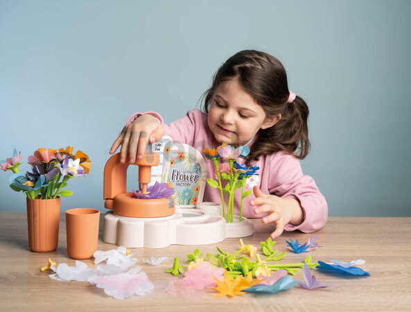 Kvetinárstvo s vlastnou výrobou textilných kvetov Crea My Flower Factory Smoby s vázami 102 doplnkov