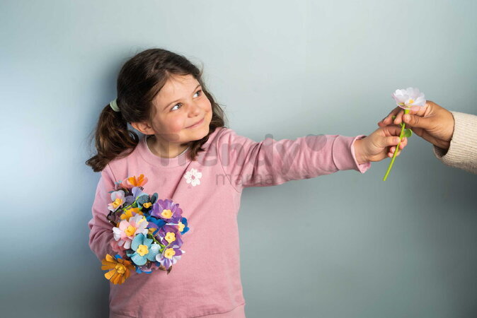 Kvetinárstvo s vlastnou výrobou textilných kvetov Crea My Flower Factory Smoby s vázami 102 doplnkov