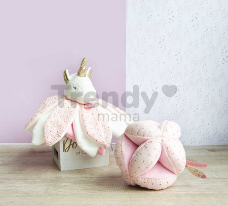 Senzorická loptička pre rozvoj zmyslov bábätka Attrape-Rêves Doudou et Compagnie s hrkálkou rôzne farby 15 cm od 0 mes